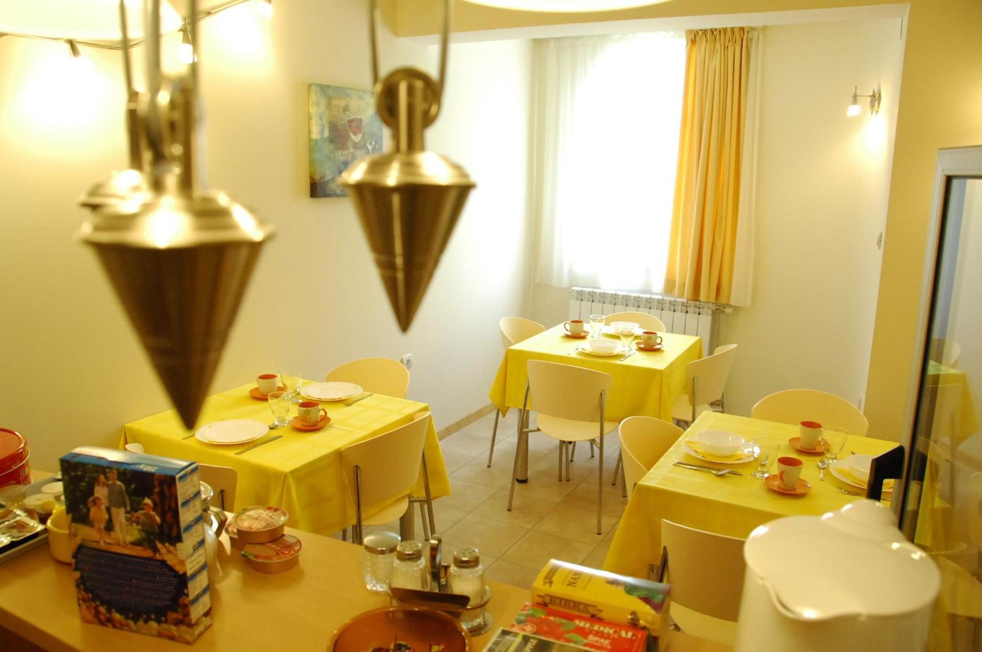 Villa Nevenka Rooms Belgrad Exteriör bild