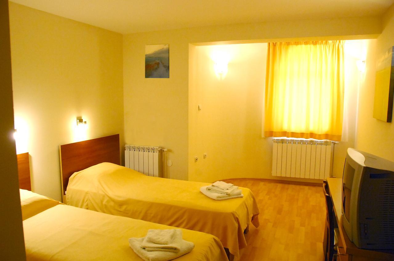 Villa Nevenka Rooms Belgrad Rum bild